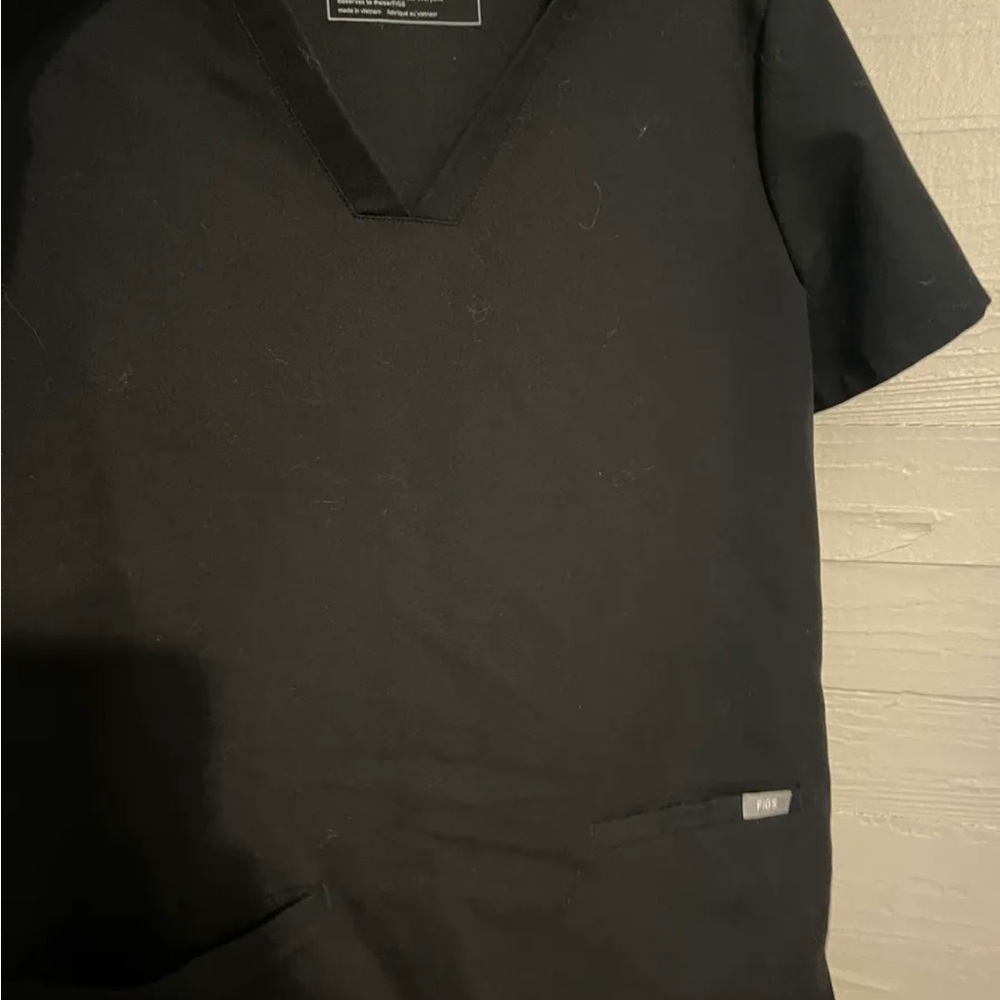 Figs scrub top